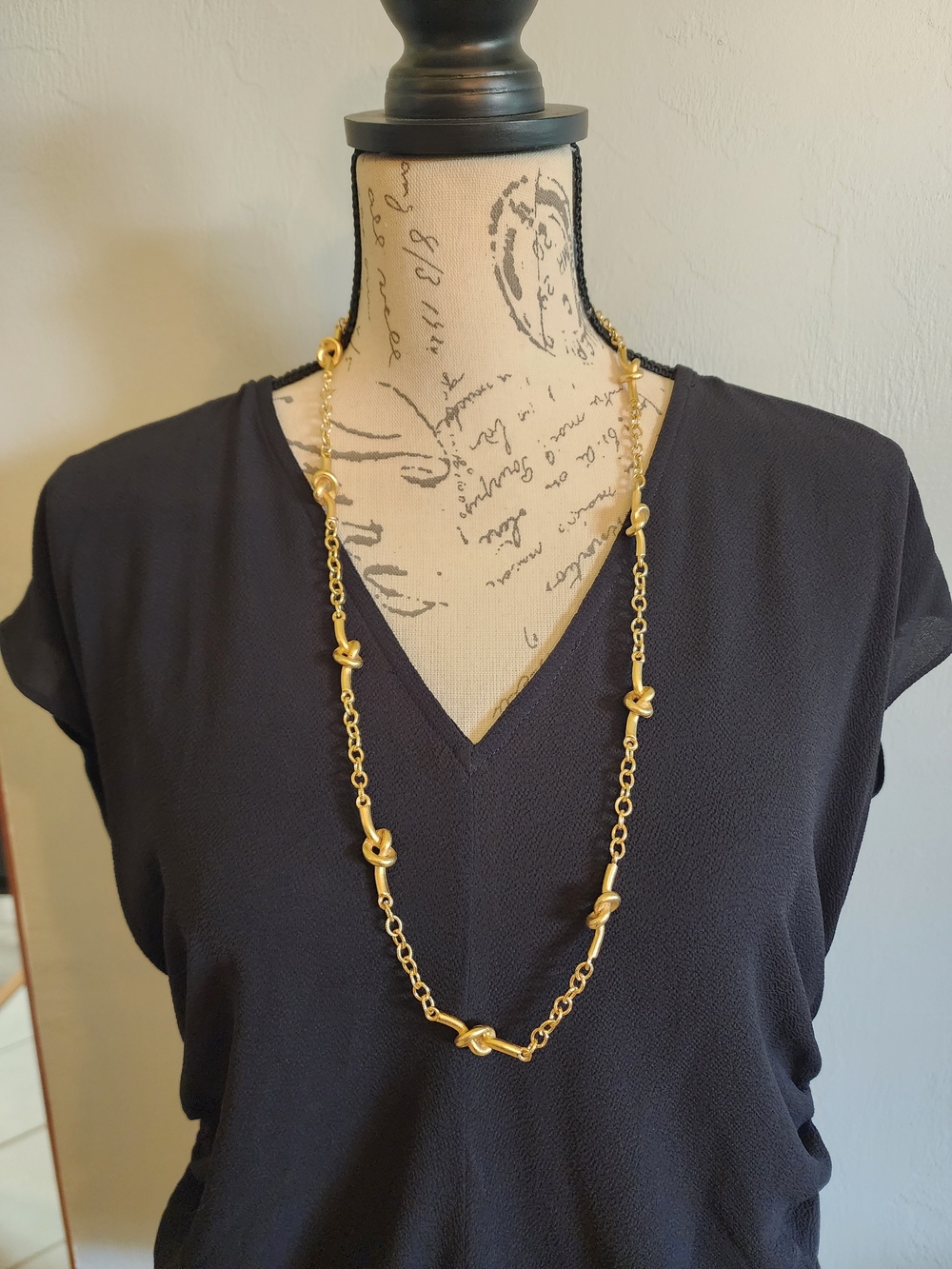Susan SHAW Long Gold Knot-Link Necklace
